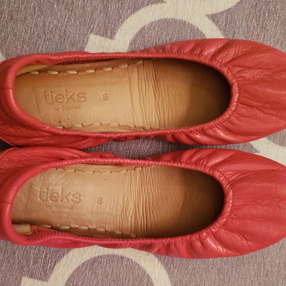 Poppy Tieks